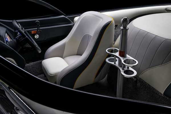 TXi_studio_cockpit2_lowres