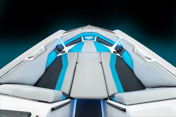 2016-Axis_A24_studio-BOW_lowres