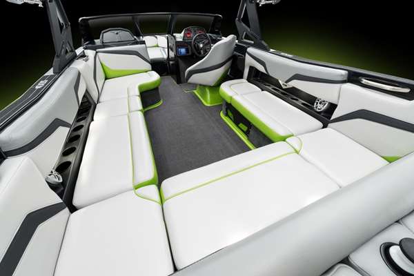 2016-Axis_T23_studio-rear-interior_lowres