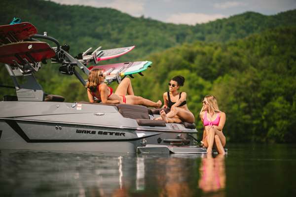 Malibu-22-MXZ-Chilling