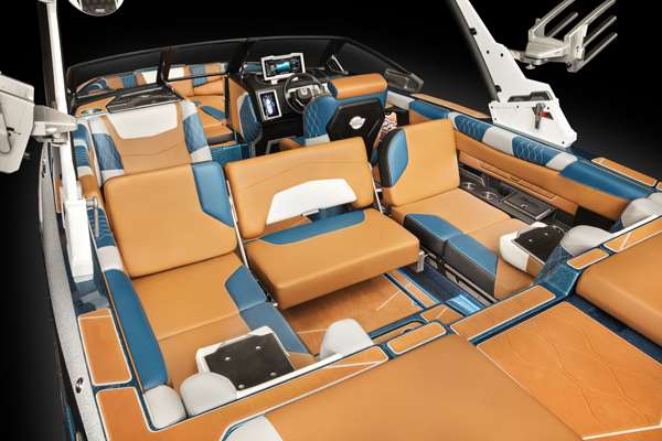 M220_Rear_View_Bench_Seats